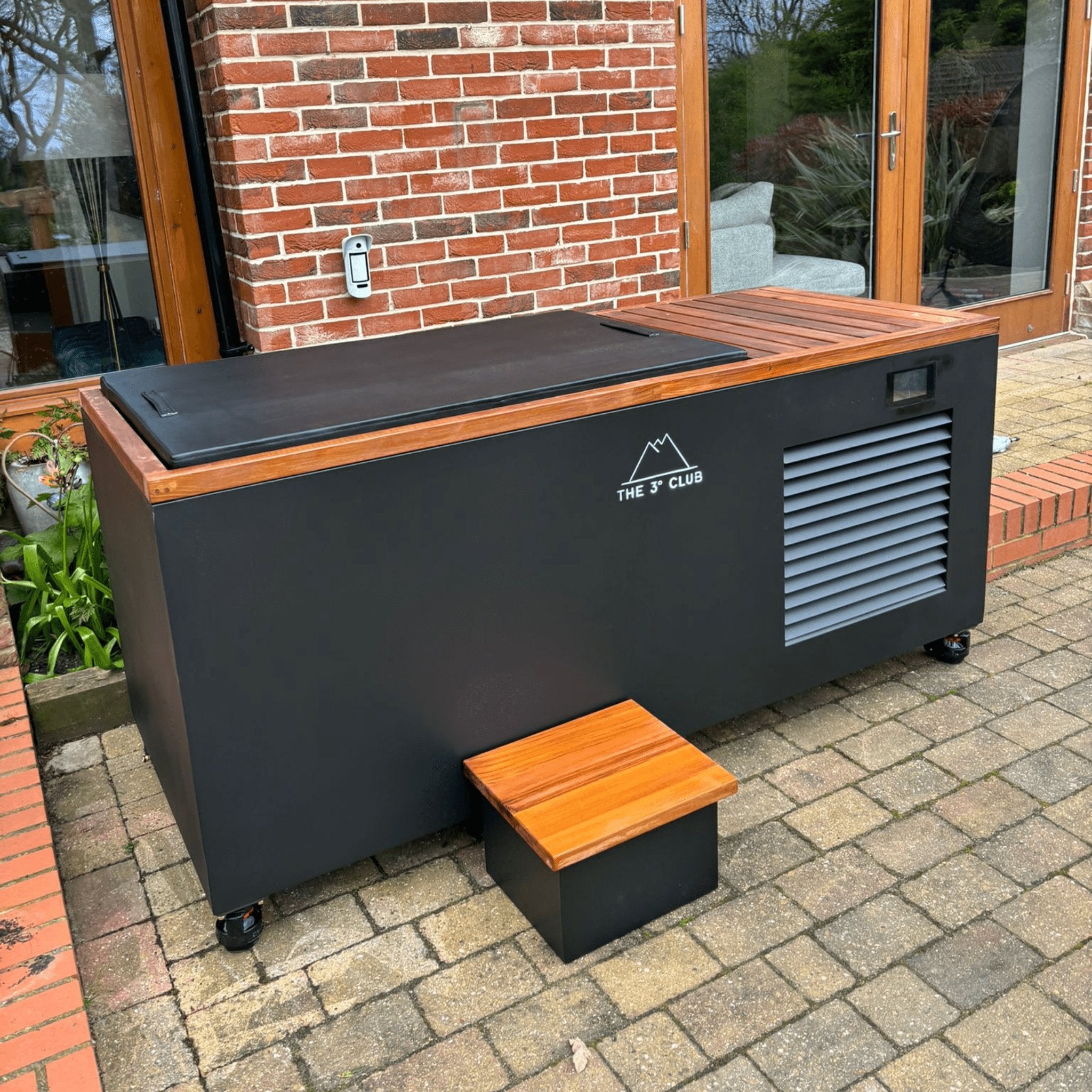 Hack Human - 3º Club - Three Degree Club – Ice Bath & Hot Tub – Rocky -